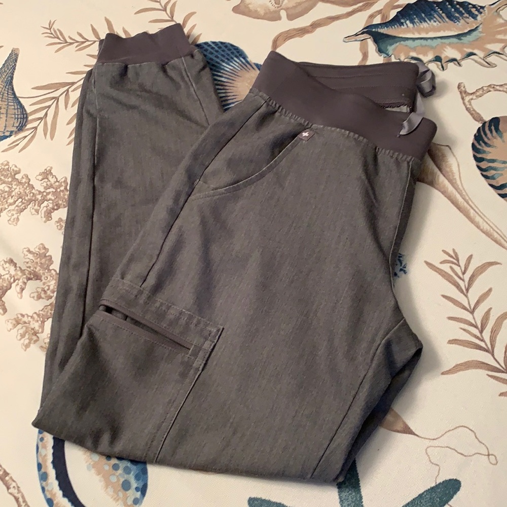 Figs joggers! Xs
